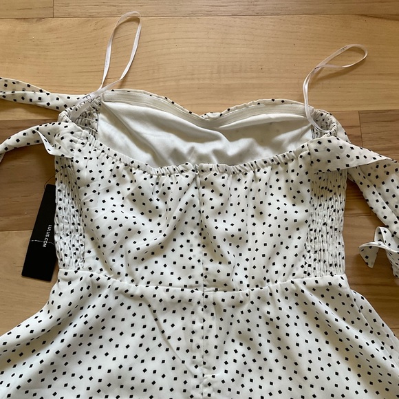 *NWT* Lulu’s white & black dot print “Twirl Me Around” Off Shoulder Skater Dress - Picture 10 of 15